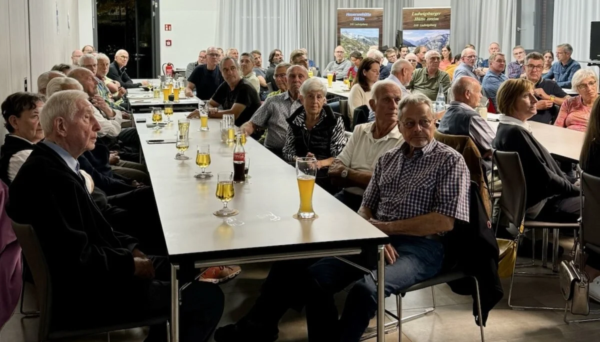 231012_JHV_Volles Haus | © DAV-LB